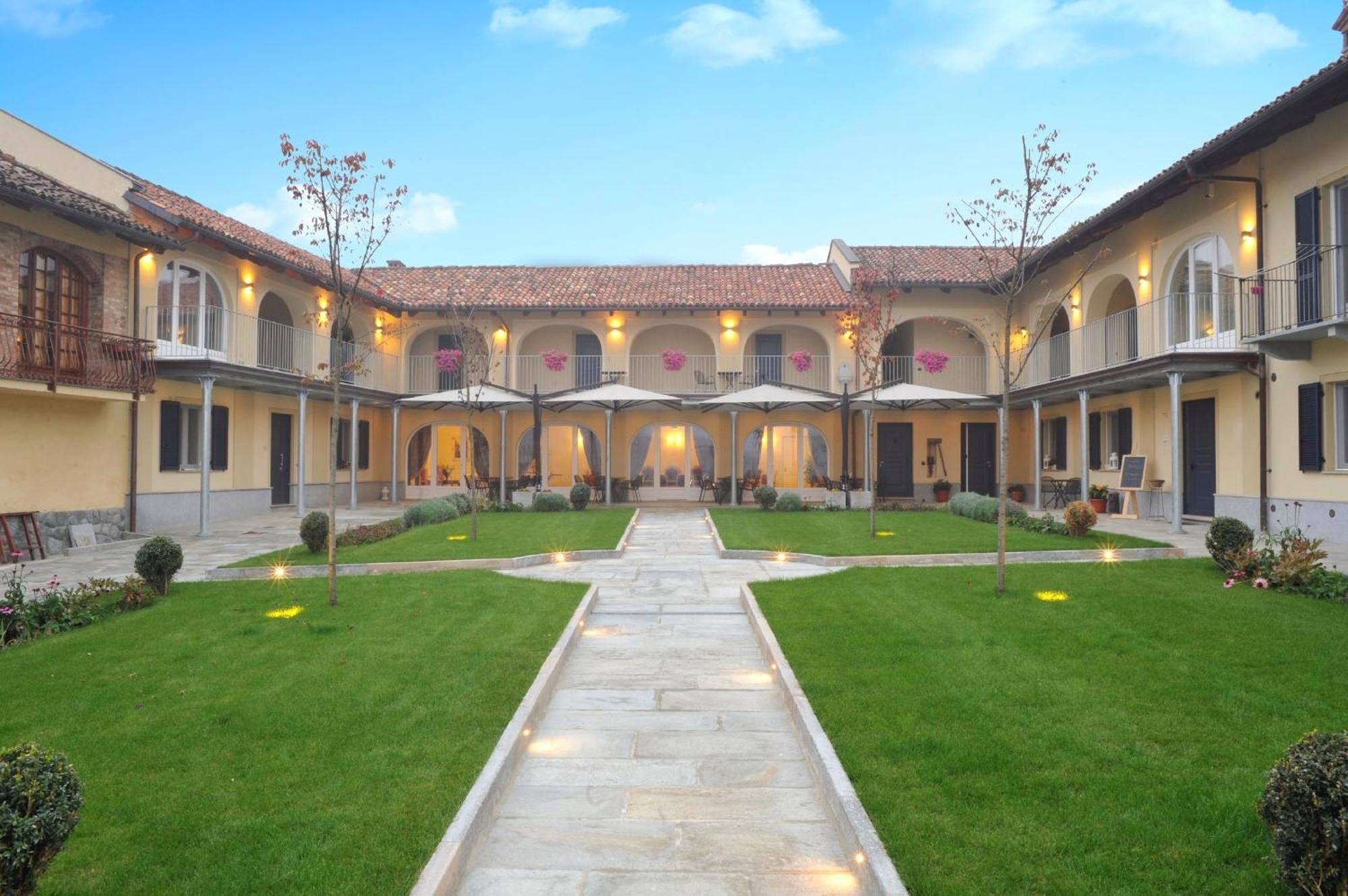Agriturismo Cascina Varie Castagnito Exterior photo