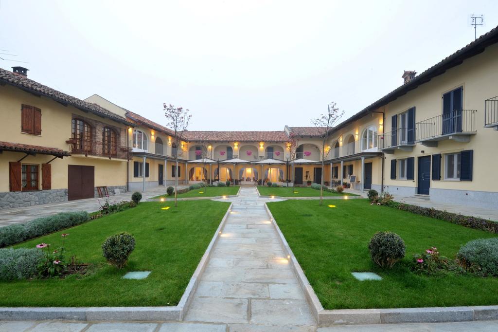 Agriturismo Cascina Varie Castagnito Exterior photo