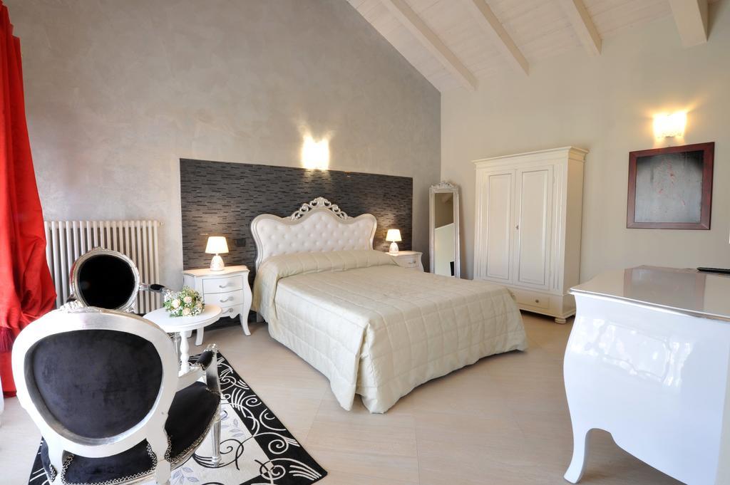 Agriturismo Cascina Varie Castagnito Exterior photo