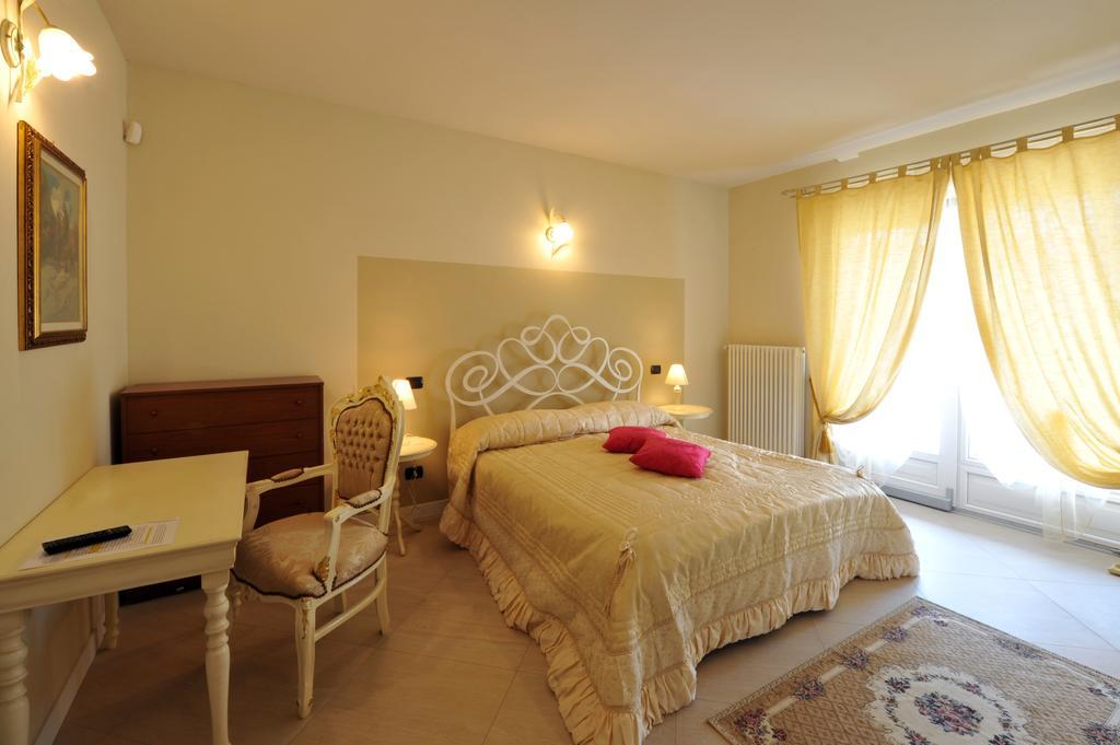 Agriturismo Cascina Varie Castagnito Exterior photo