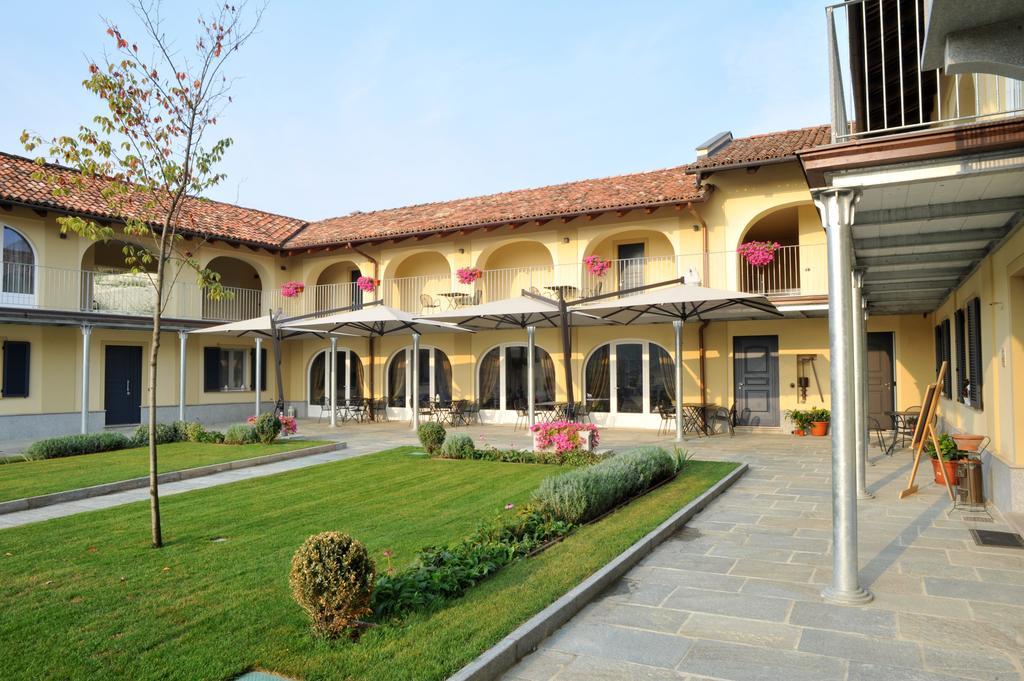 Agriturismo Cascina Varie Castagnito Exterior photo