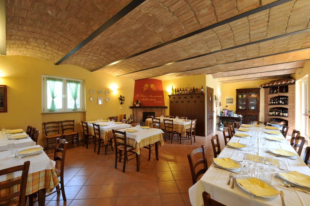 Agriturismo Cascina Varie Castagnito Exterior photo